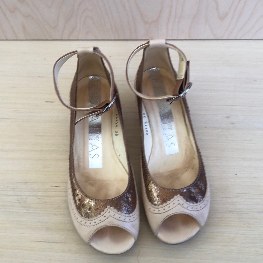 “Hispanitas” Leather open toe sandals. US7.5/EU38